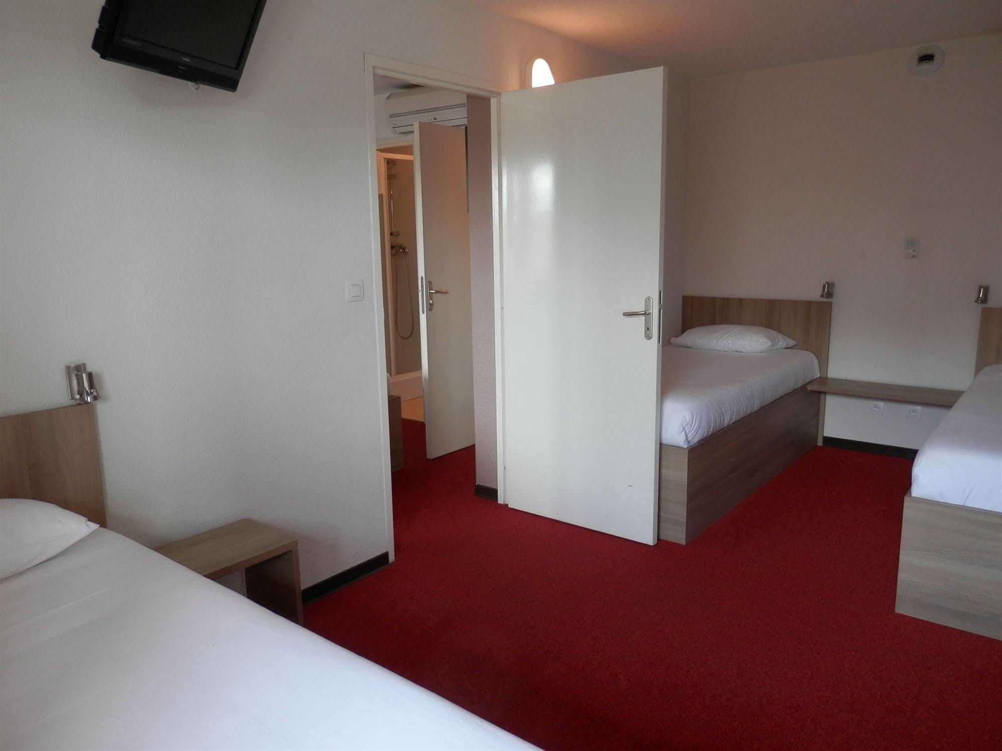 Everhotel De Tarbes-Ibos Екстериор снимка