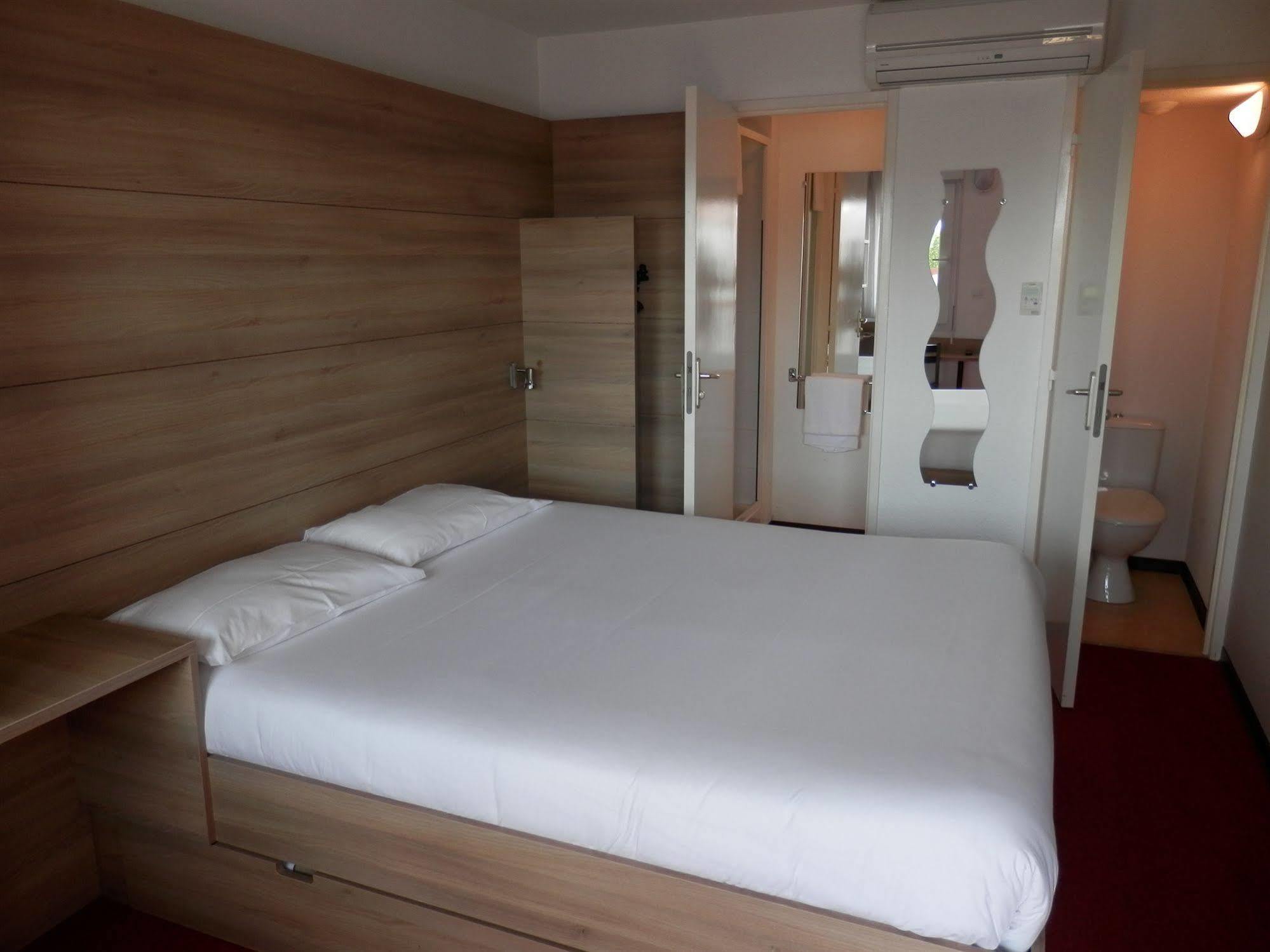 Everhotel De Tarbes-Ibos Екстериор снимка