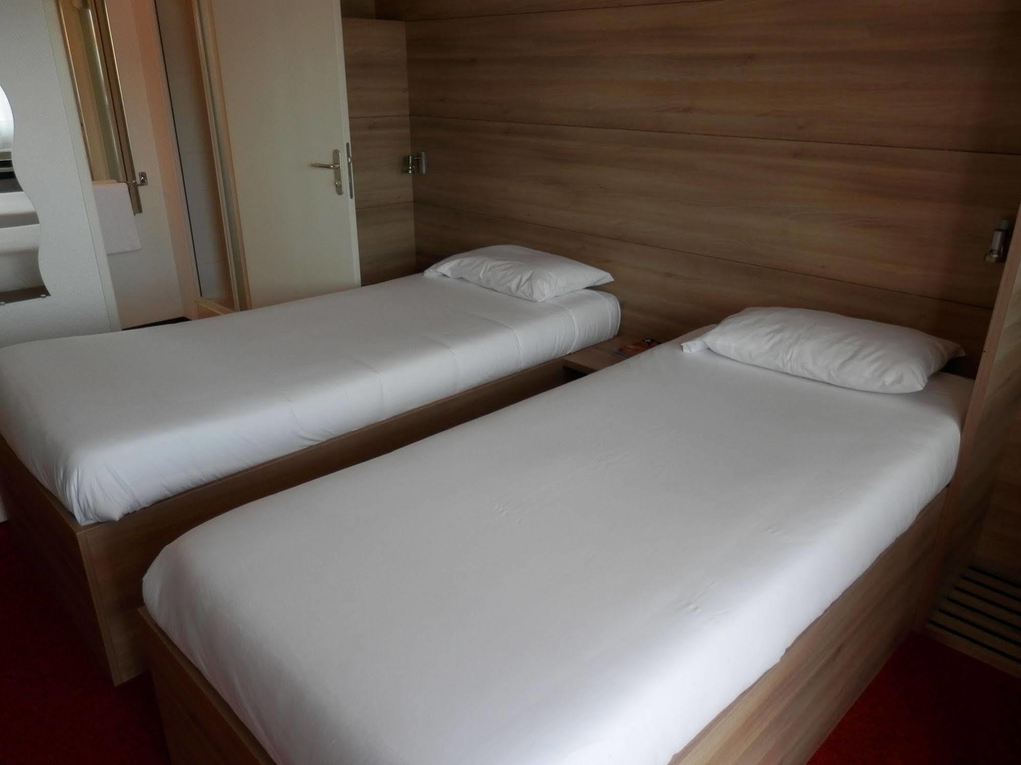 Everhotel De Tarbes-Ibos Екстериор снимка