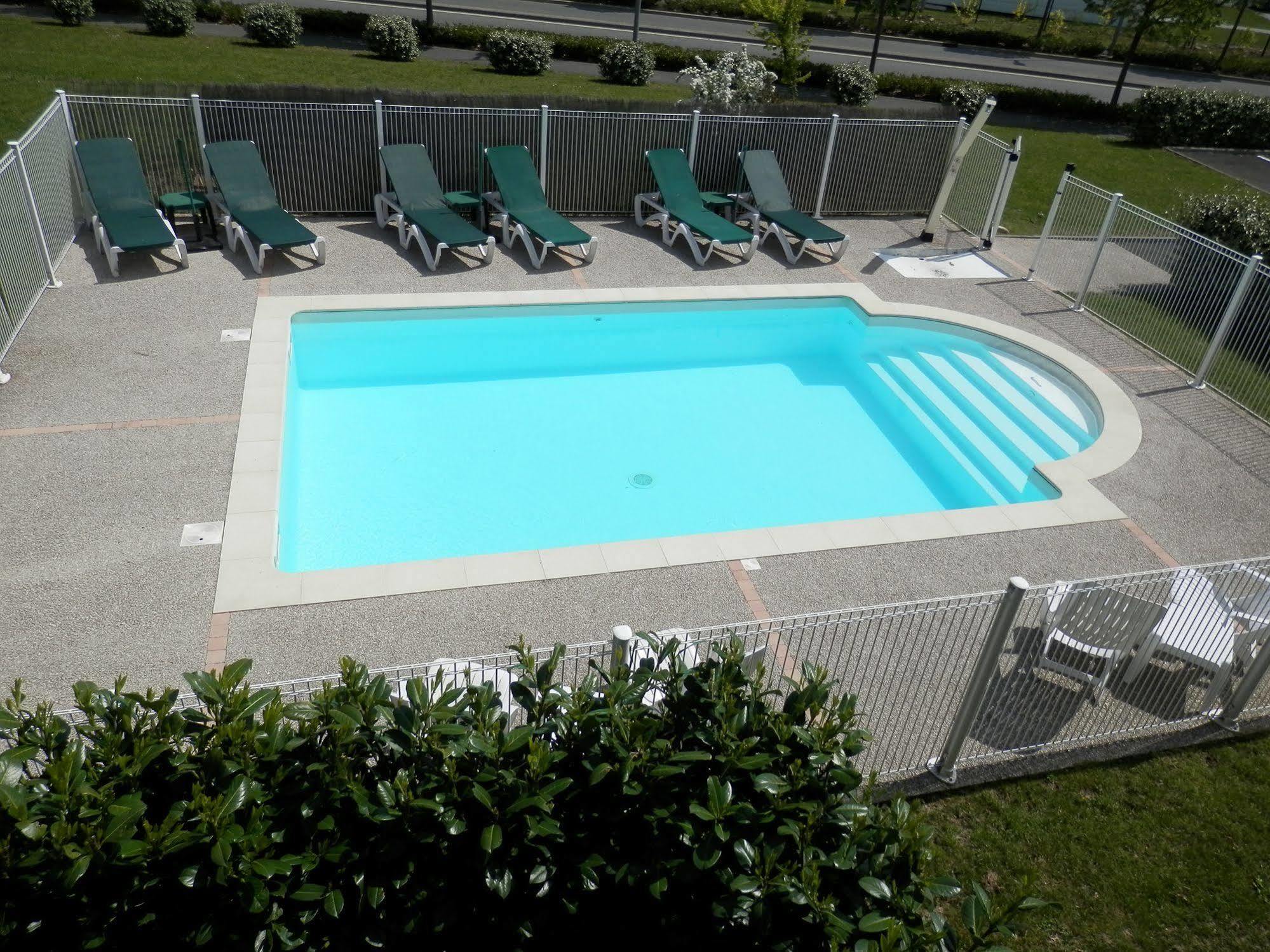 Everhotel De Tarbes-Ibos Екстериор снимка